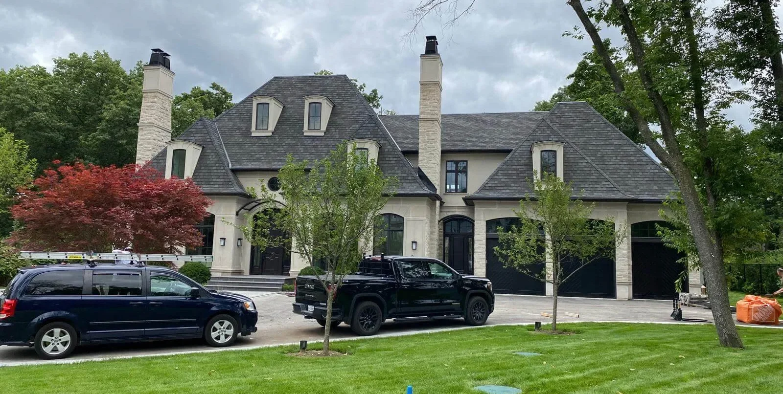 Professional exterior caulking services for residential buildings in Canada